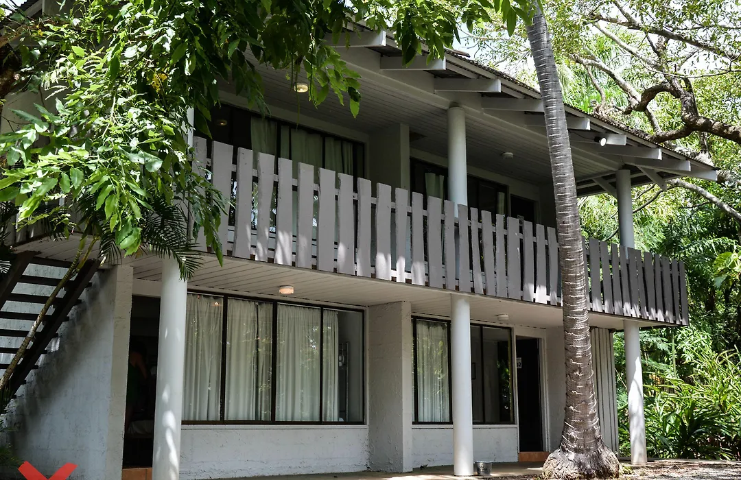 Base Airlie Beach Resort-1