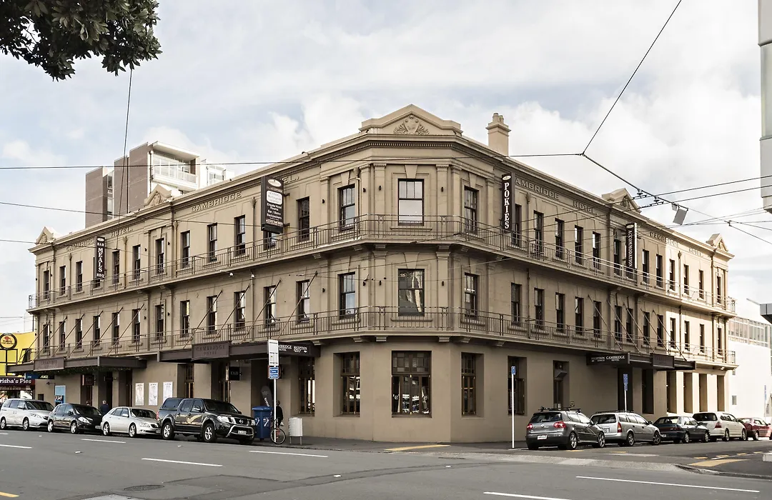 The Cambridge Hotel & Backpackers-1