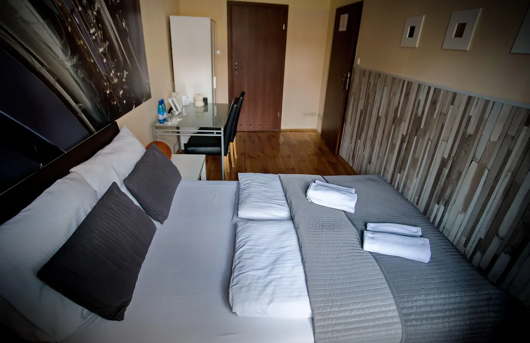 Explorer B&B Old Town Rooms & Apartment #Don'T Be A Tourist, Be An Explorer!-1