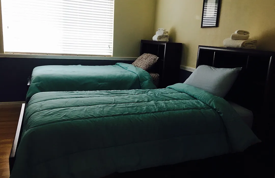 Travelers Bed & Breakfast Hostel-1