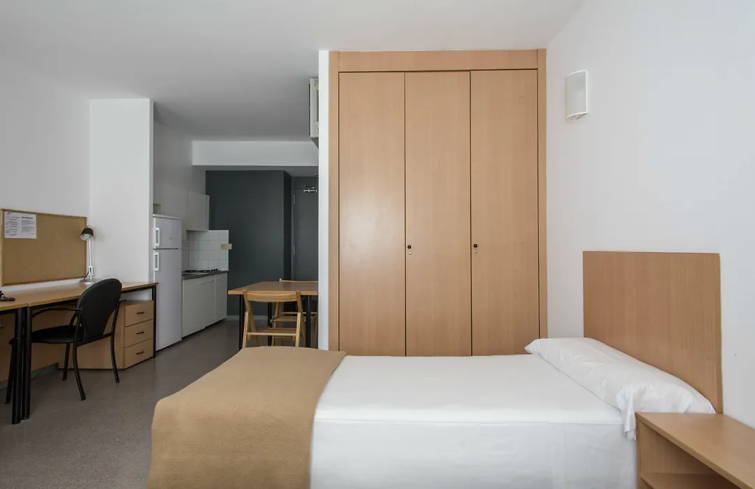 Residencia Universitaria Resa Campus de Montilivi-1