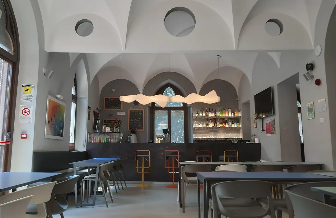 Babila Hostel & Bistrot-1