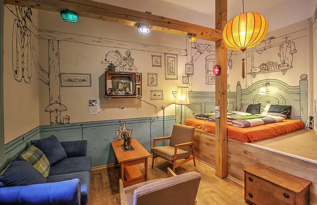 Lavender Circus Hostel, Doubles & Ensuites-1