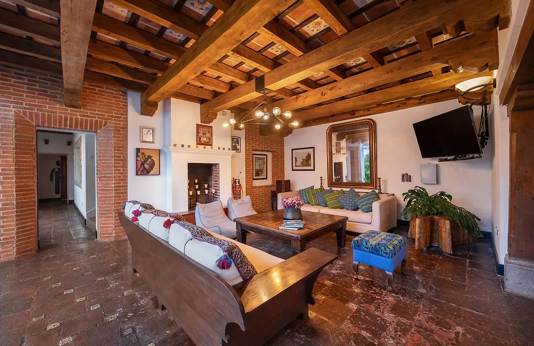 Barbara'S Boutique Hostel-1