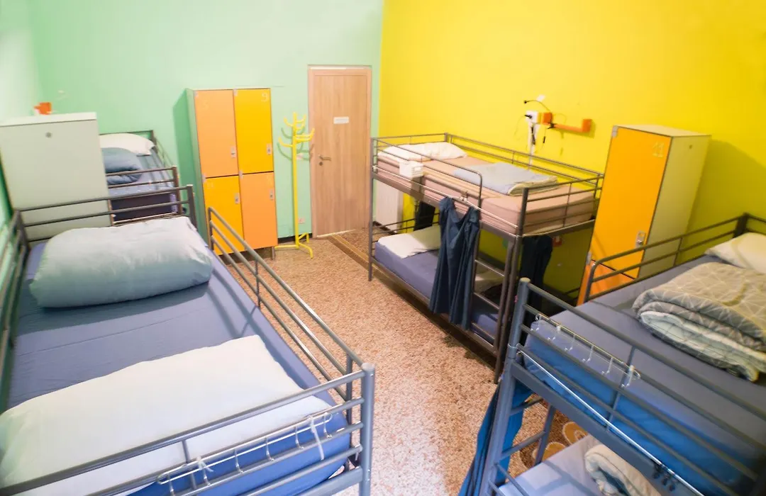 Home Genoa Hostel-1