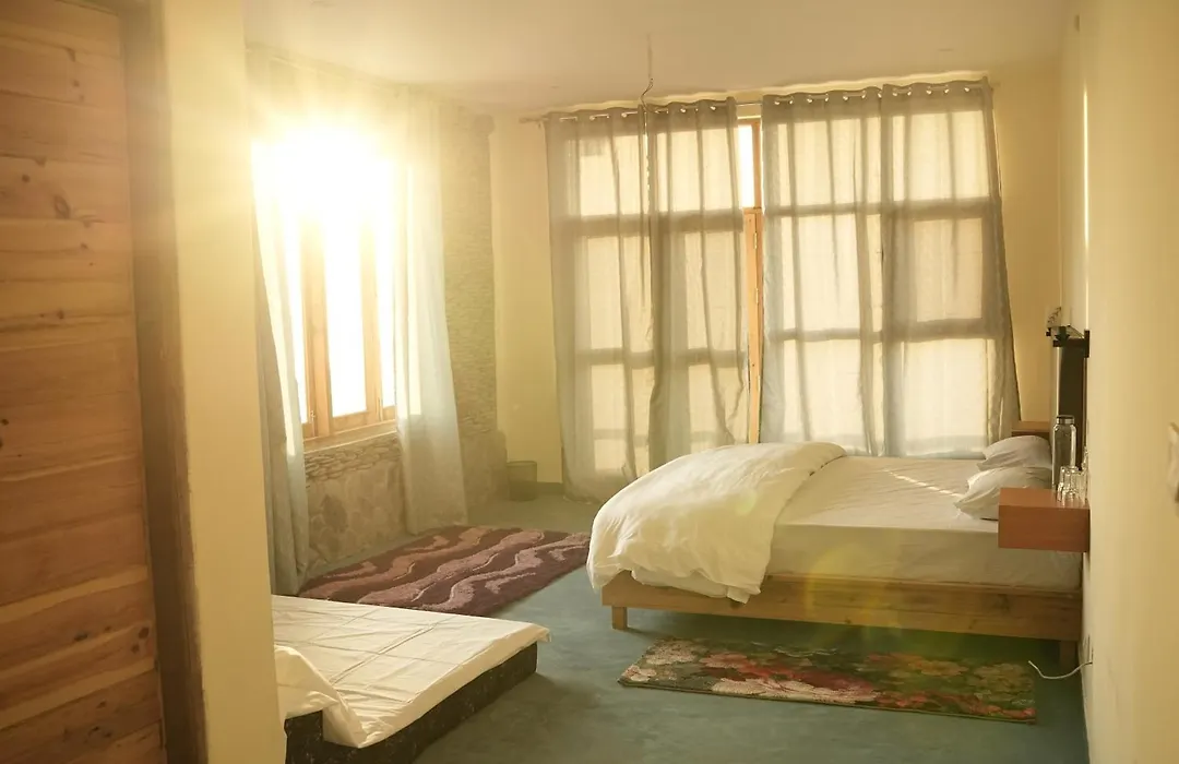 Hobo Hostel-1