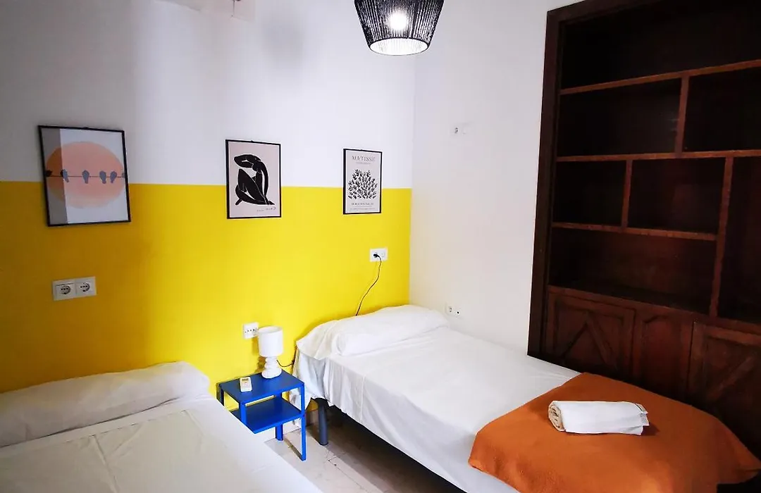 Feel Hostels City Center-1