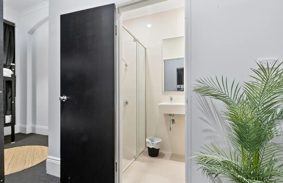 Potts Point Budget Stay - Near Kings Cross Station - Self Check-In-1