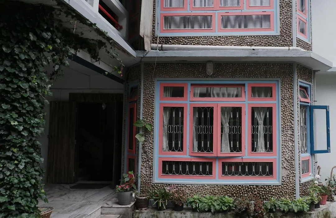 Tag Along 2 0 Hostel Gangtok-1