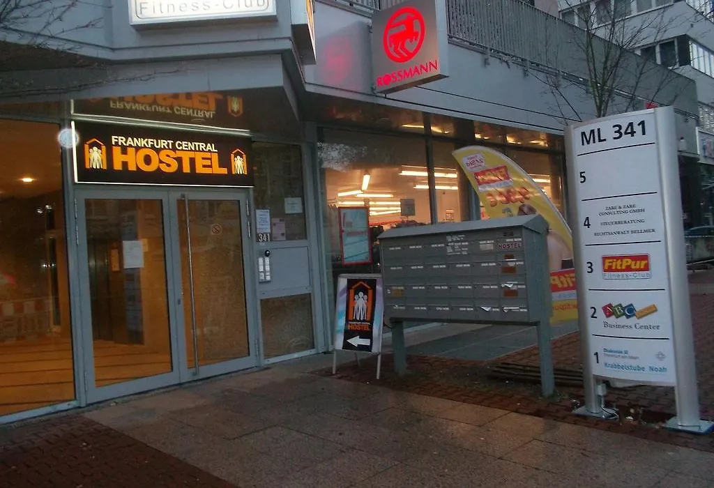 Frankfurt Central Hostel-1
