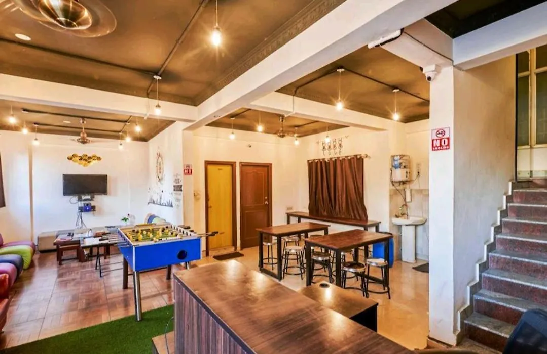Transit Dorms - A Backpackers Inn & Hostel-1