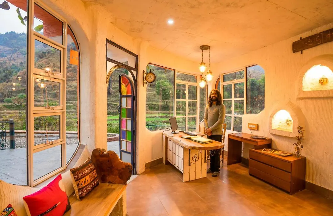 Zostel Plus Mussoorie, Kempty-1