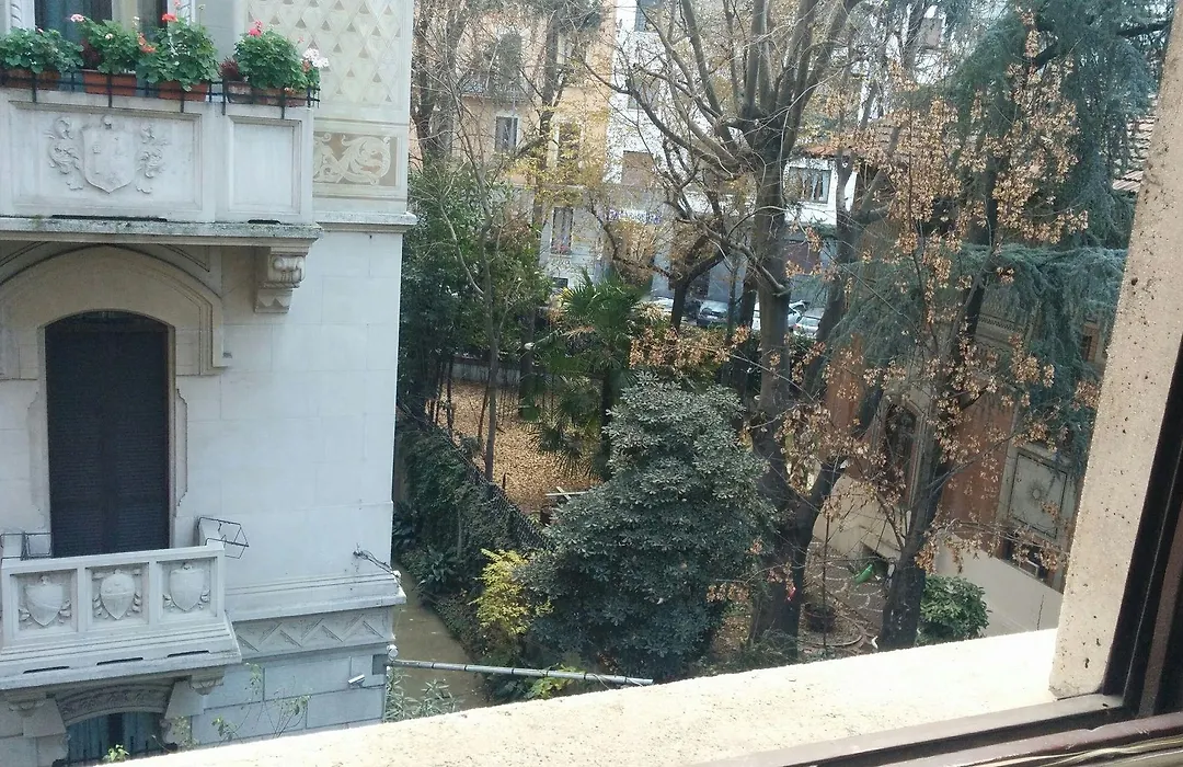 Adam'S House-1