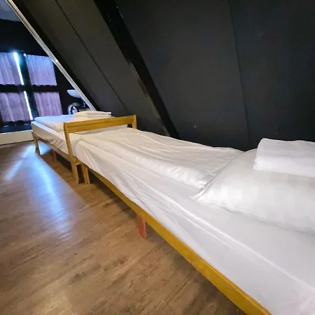 Hostel Utopia-3