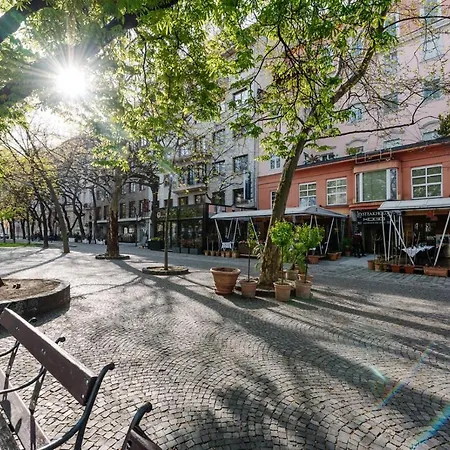 Petra Inn Apartments In Historical Palace Bratislava-2