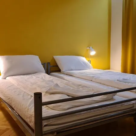Sleep Inn Hostel-3