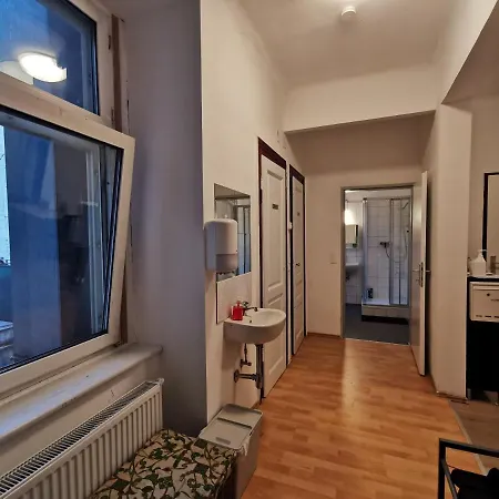 7Brunnen Hostel Beds & Rooms-3