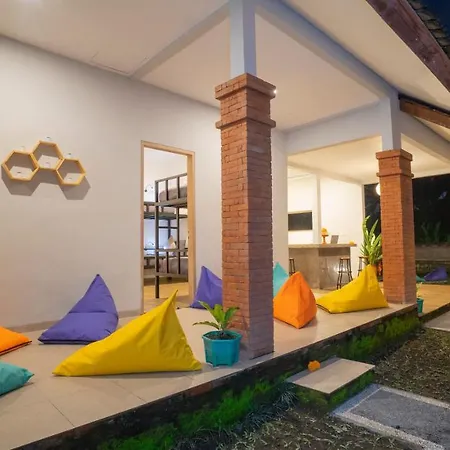 Aura Dormitory House Ubud-2