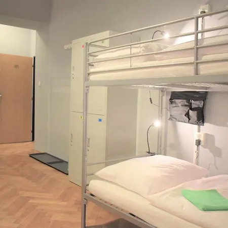 Globe Hostel Prague Adults Only-3