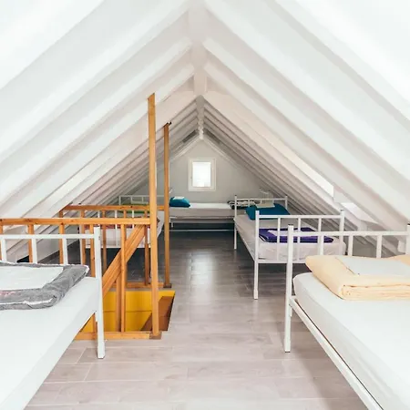 Booze & Snooze Social Hostel-2