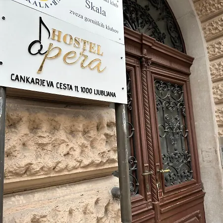 Hostel Opera-2