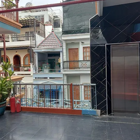 Saigon Rooftops Hostel-3