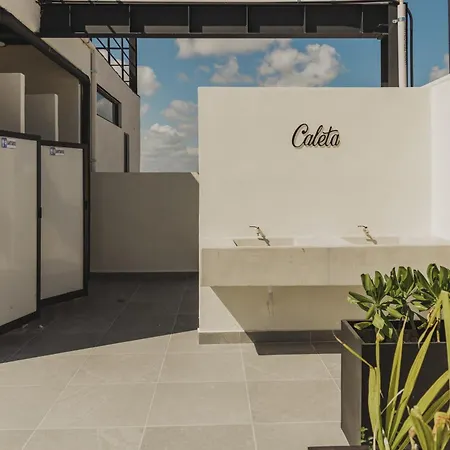 Caleta Hostel Rooftop & Pool-3