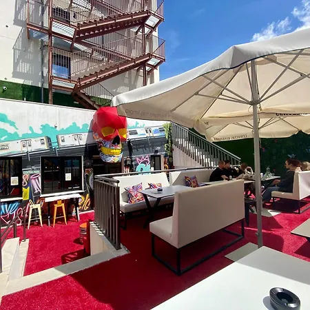We Street Hostel - Albergue-3