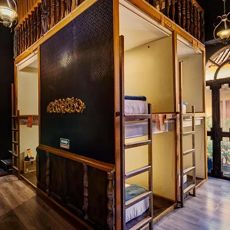 The Clock Hostel & Suites-2
