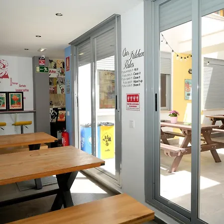 New Art Beach Hostel- Albergue Juvenil-2