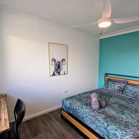 Ozzie Pozzie Backpackers-3