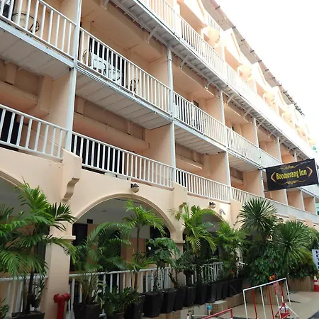 Boomerang Inn-3