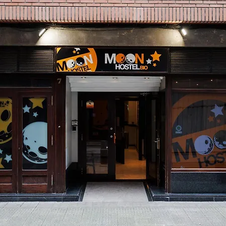 Moon Hostel Bio-2