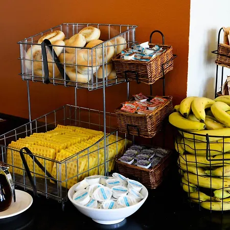 Chicago Getaway Hostel-3