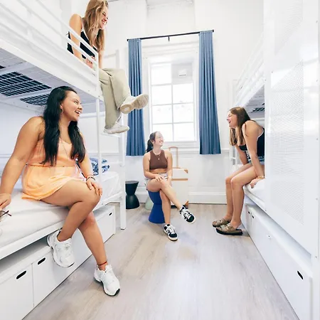 Maze Backpackers - Gold Coast-3