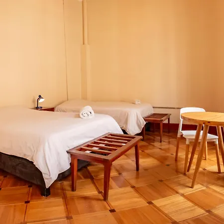 Hostal R10-2