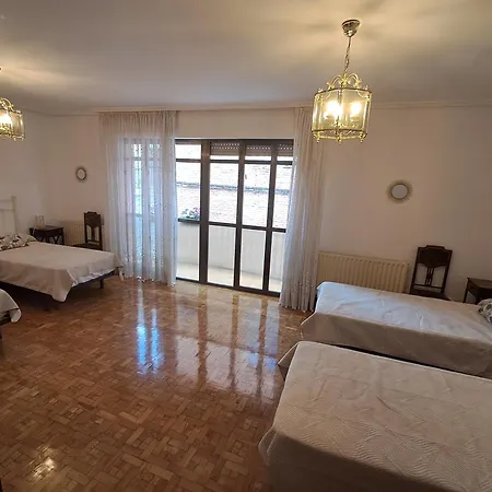 ALBERGUE CASA ARQUEÑA sólo peregrinos con credenciales-2