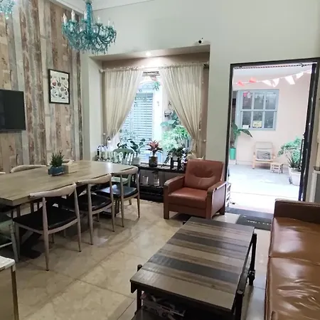 Long Hostel-3