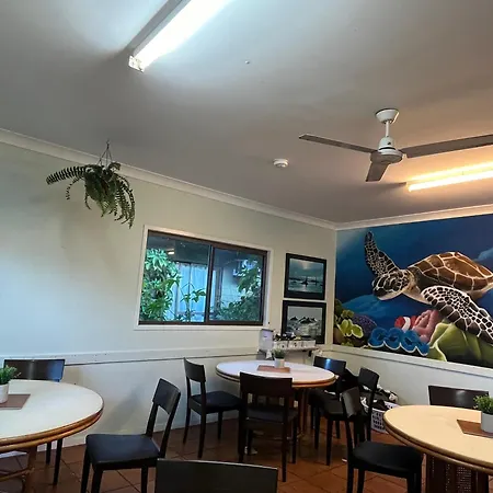 Backpackers By The Bay-3