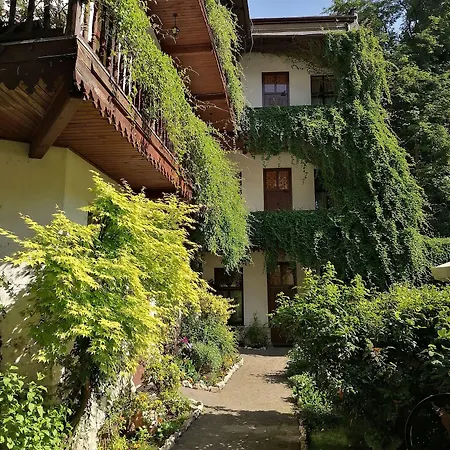 Globtroter Guest House-3