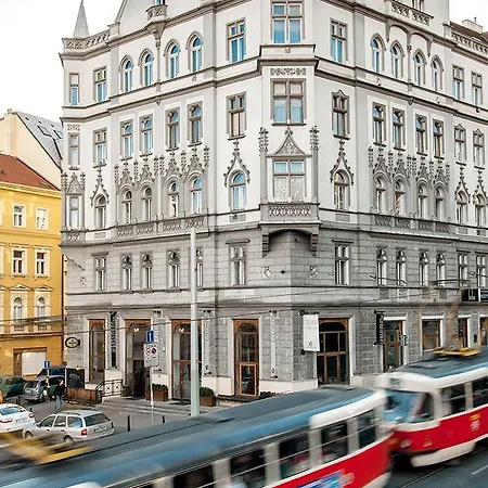Czech Inn-2