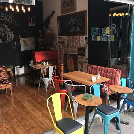 Cheers Midtown Hostel-2
