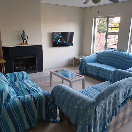 Amakaya Backpackers Travellers Accommodation-3