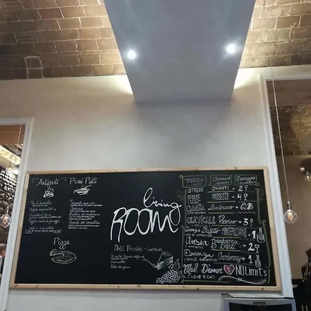 M&J Place Hostel Rome-2