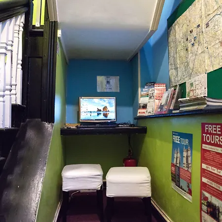 New Cross Inn Hostel-2