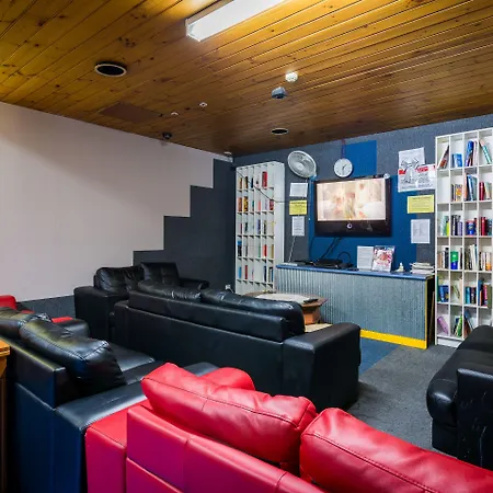 Blue Galah International Backpackers Hostel-2