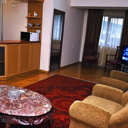 Mga Hostel & Tours-2