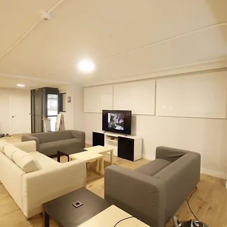 Bilbao Metropolitan Hostel By Bossh! Hotels-3