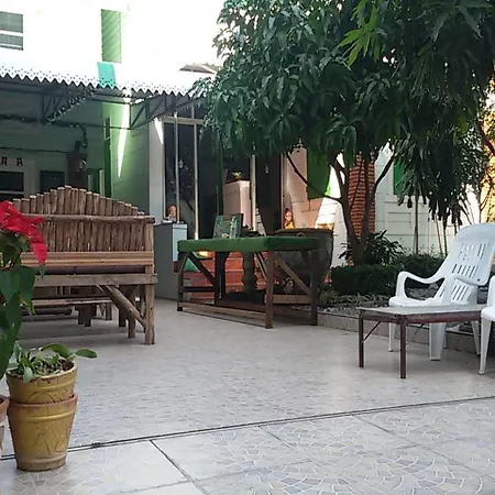 The Oasis Hostel (Adults Only)-3