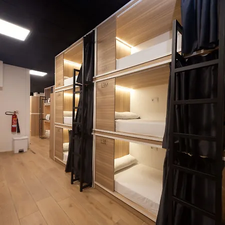 Hostal Siesta & Go Nuevos Ministerios-3